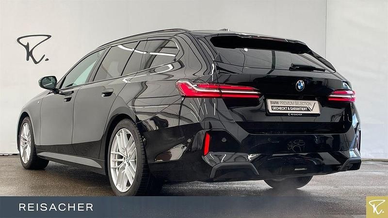 Gebraucht BMW 540 Comfort Edition 286 PS (210 kW) 2024 Saphirschwarz metallic Kombi