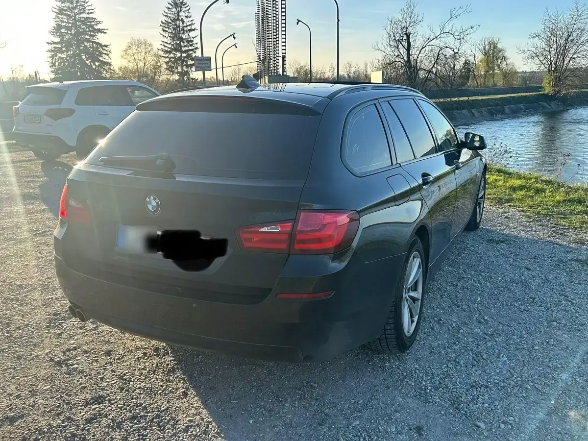 Gebraucht BMW 530 Comfort Edition 245 PS (180 kW) 2010 Schwarz Kombi
