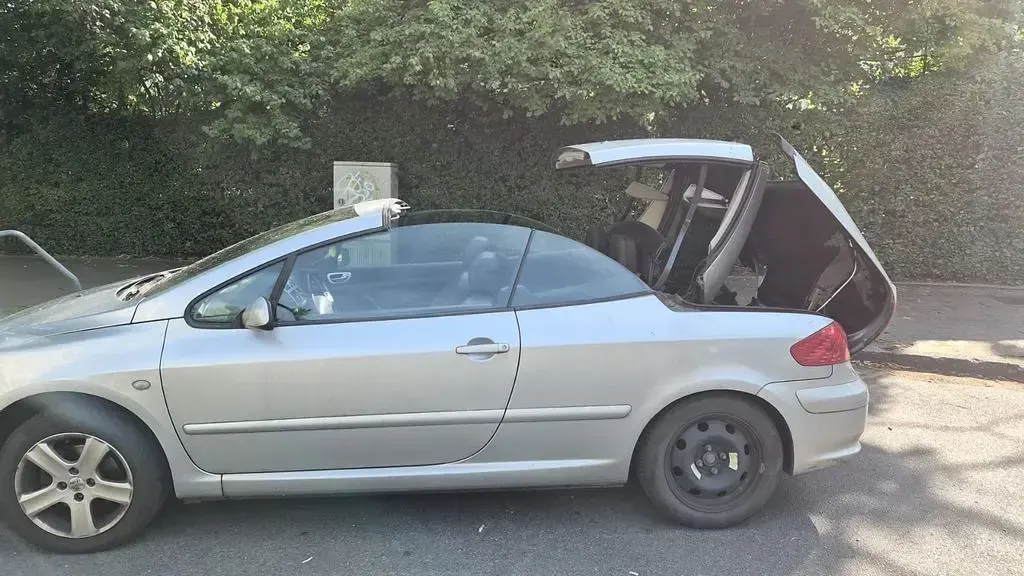 Gebraucht Peugeot 307 CC Tendance 136 PS (100 kW) 2005 Silber Cabrio