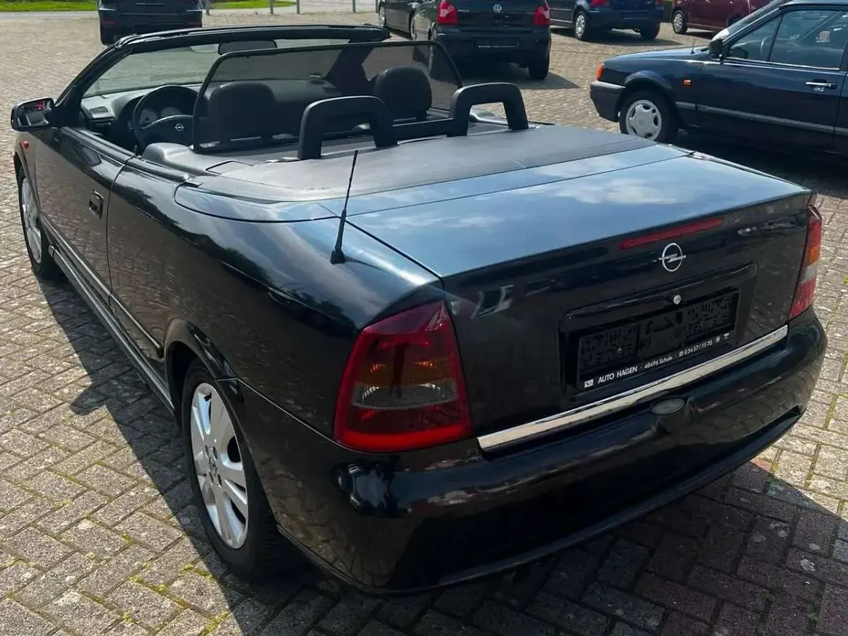 Gebraucht Opel Astra 101 PS (74 kW) 2002 Schwarz Cabrio