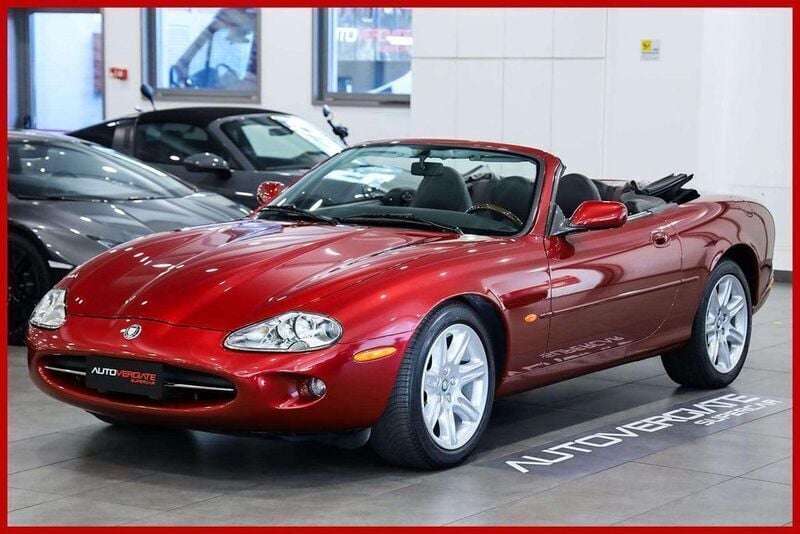 Gebraucht Jaguar XK8 284 PS (208 kW) 1997 Rot Cabrio