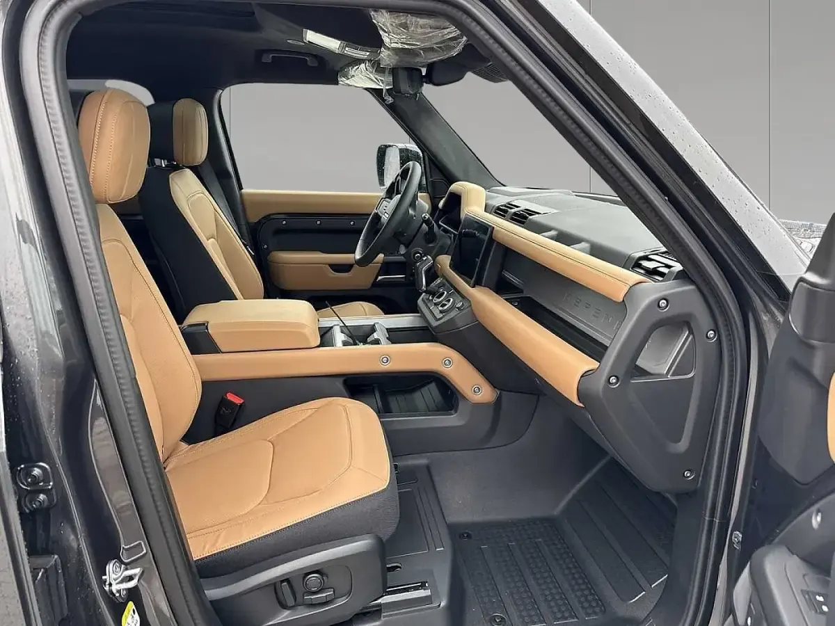 Gebraucht Land Rover Defender 431 PS (317 kW) 2026 Carpathian grey SUV