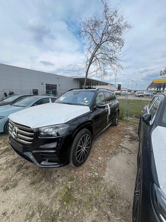 Ny Mercedes GLS450 367 HK (269 kW) 2026 Sort SUV