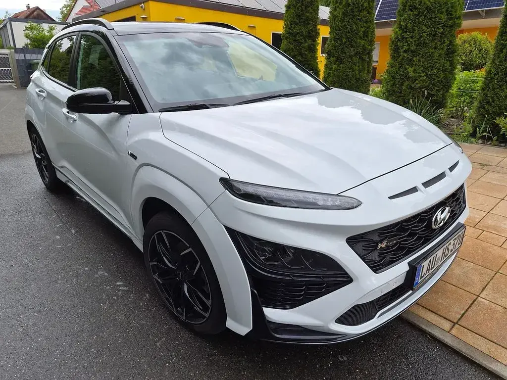 Gebraucht Hyundai Kona N Line 120 PS (88 kW) 2023 Weiß SUV