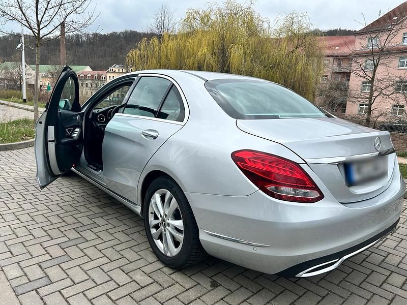 Gebraucht Mercedes C180 156 PS (114 kW) 2014 Silber Limousine