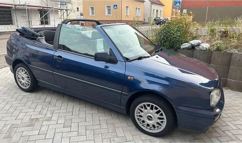 Blau Gebraucht 1995 VW Golf Cabriolet Cabrio | 3.090 € - Bild 1/4