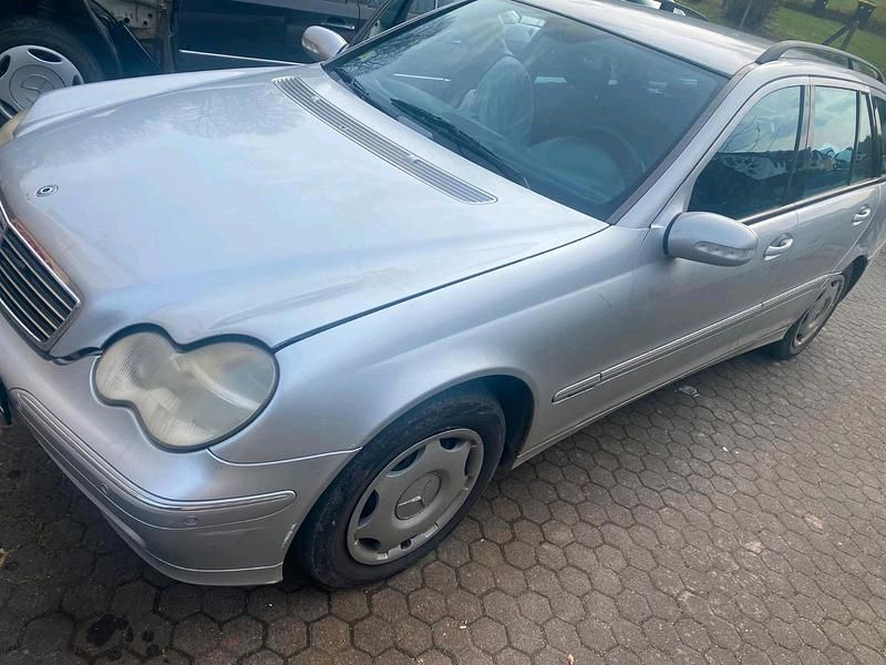 Silber Gebraucht 2002 Mercedes C200 Kombi | 590 € (Superpreis) - Bild 1/4
