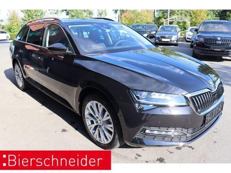 Gebraucht Skoda Superb Style 150 PS (110 kW) 2023 Blackmagic perleffekt (metallic) Kombi