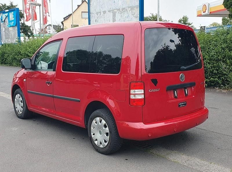Gebraucht VW Caddy Comfortline 109 PS (80 kW) 2011 Rot Van / Kleinbus