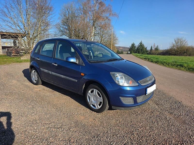 Gebraucht Ford Fiesta 69 PS (50 kW) 2007 Blau Kleinwagen