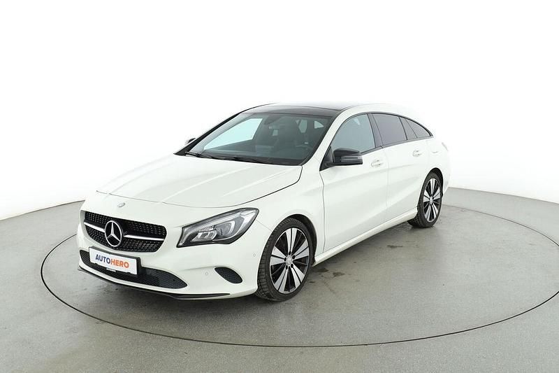 Gebraucht Mercedes CLA200 Shooting Brake Urban 156 PS (114 kW) 2016 Weiß Kombi