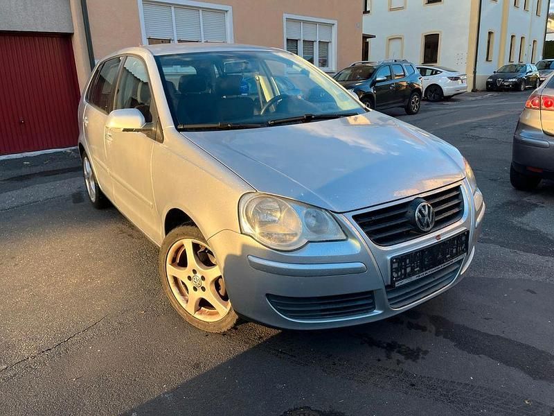 Silber Gebraucht 2006 VW Polo Limousine | 1.890 € (Guter Preis) - Bild 1/4
