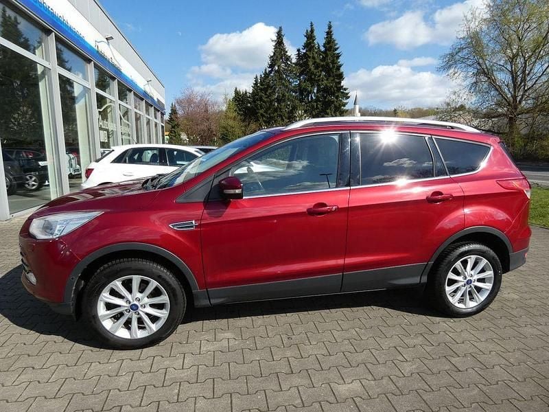 Gebraucht Ford Kuga Titanium 150 PS (110 kW) 2016 Rot SUV