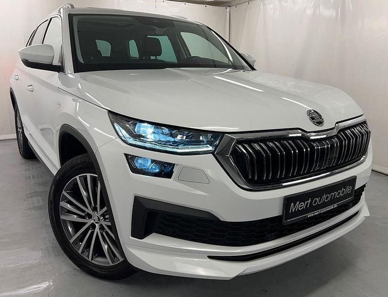 Bila moon/moon white (metallic) Gebraucht 2021 Skoda Kodiaq LAURIN & KLEMENT SUV | 34.790 € (Etwas zu teuer) - Bild 1/4