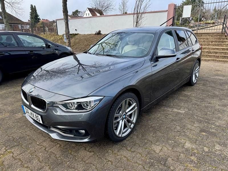 Grau Gebraucht 2015 BMW 340 Advantage Kombi | 31.700 € (Fairer Preis) - Bild 1/4
