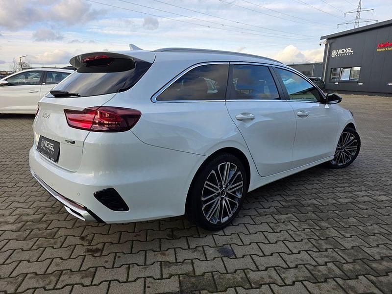 Gebraucht Kia Ceed Sportswagon GT-Line 160 PS (117 kW) 2021 Weiß Kombi