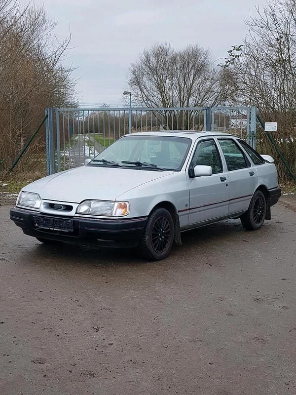 Grau Gebraucht 1990 Ford Sierra Limousine | 2.100 € - Bild 1/4