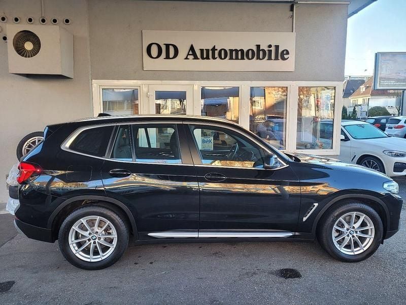 Schwarz Gebraucht 2022 BMW X3 Sport Line SUV | 36.890 € (Guter Preis) - Bild 1/4