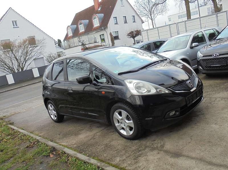 Gebraucht Honda Jazz Trend 90 PS (66 kW) 2010 Storm silver m. Kleinwagen