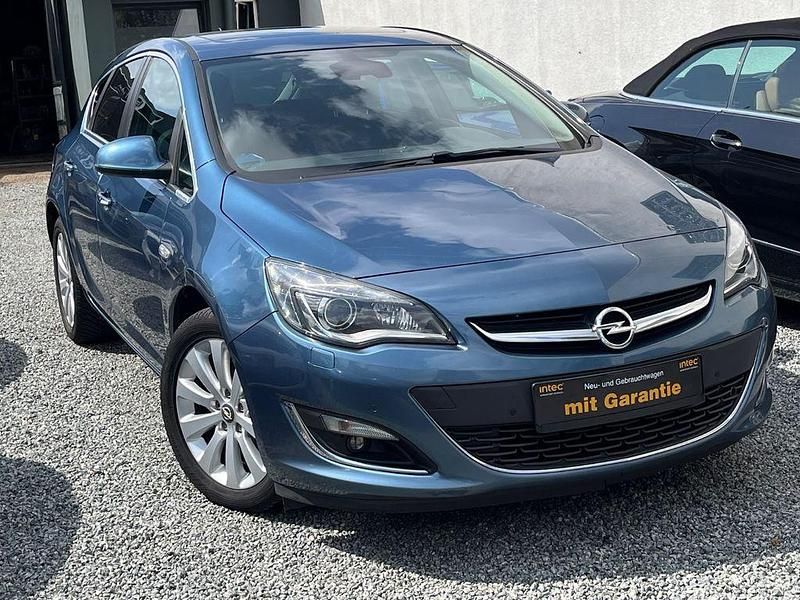 Blau Gebraucht 2013 Opel Astra Innovation Limousine | 6.490 € (Fairer Preis) - Bild 1/4