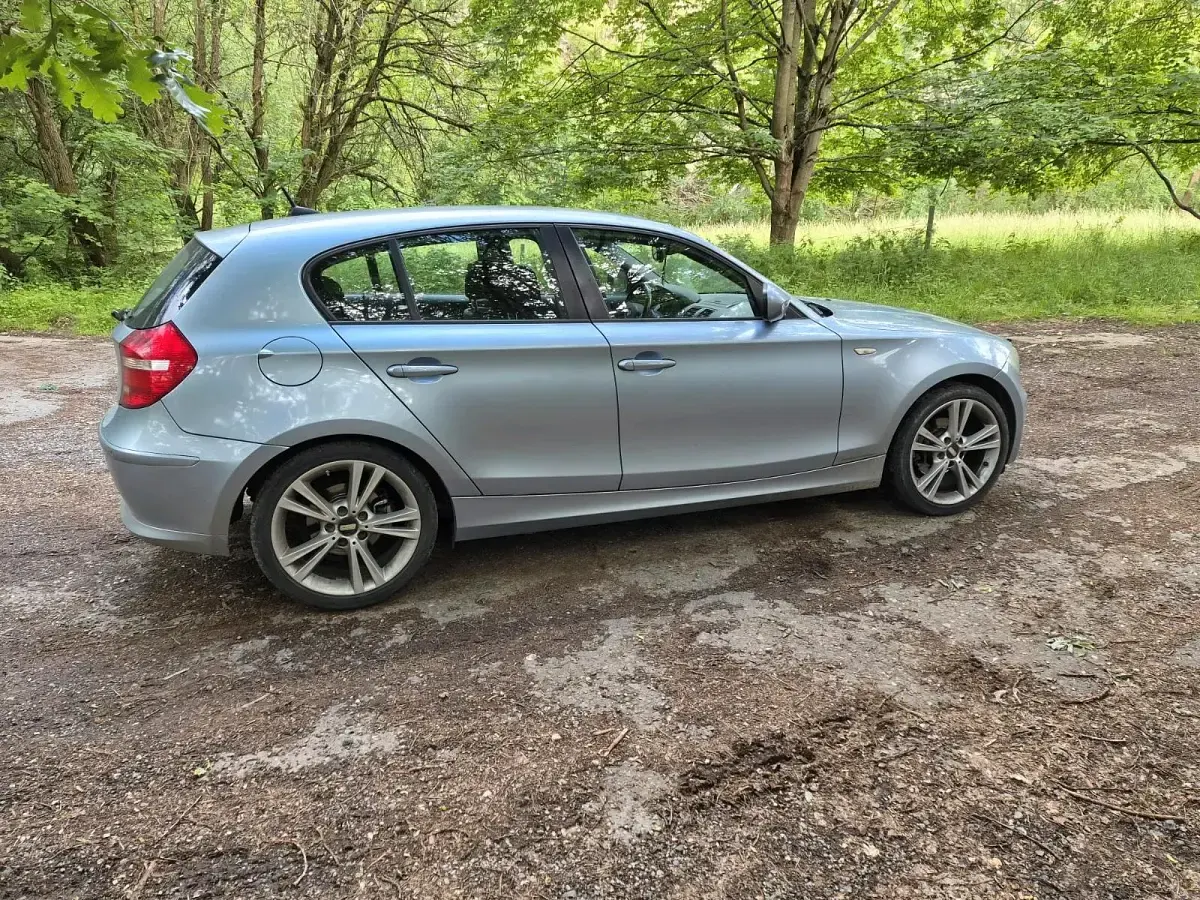 Gebraucht BMW 116 122 PS (89 kW) 2011 Blau Kleinwagen