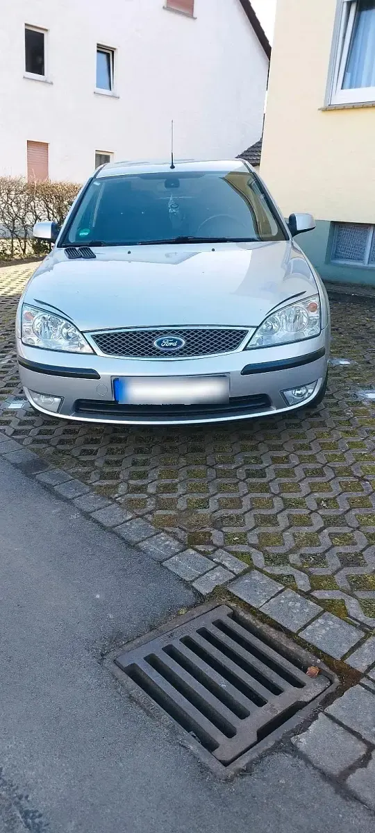 Gebraucht Ford Mondeo 125 PS (91 kW) 2004 Grau Limousine