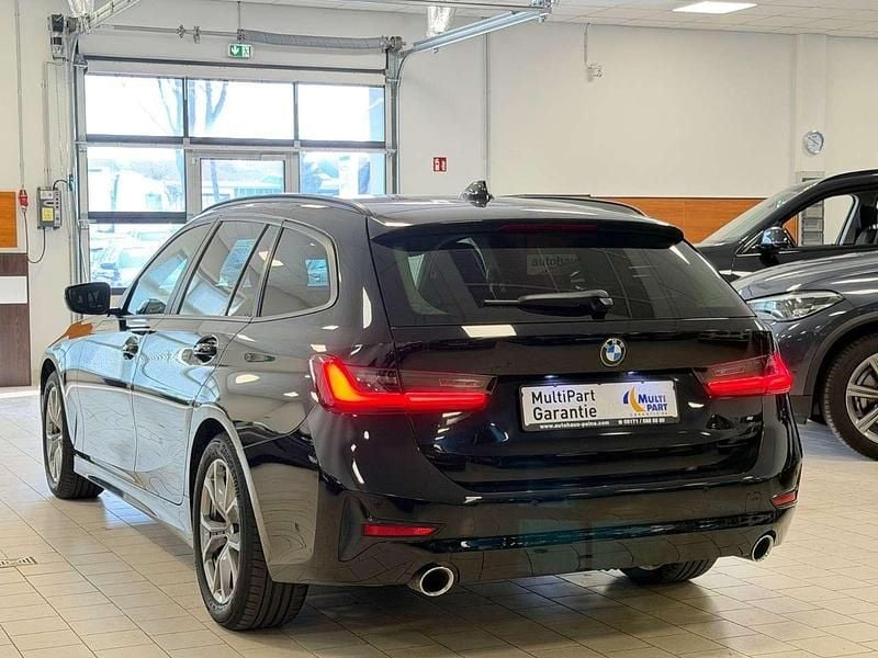 Gebraucht BMW 320 190 PS (139 kW) 2022 Schwarz Limousine