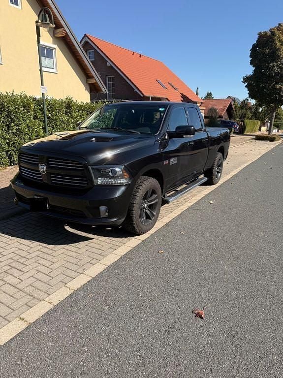 Schwarz Gebraucht 2017 Dodge Ram Abholung | 36.500 € (Fairer Preis) - Bild 1/4