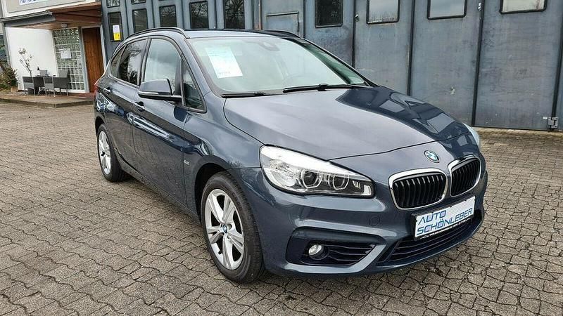 Grau Gebraucht 2016 BMW 218 Sport Line Van / Kleinbus | 13.400 € (Fairer Preis) - Bild 1/4