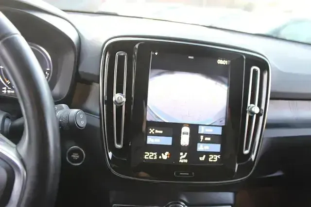 Gebraucht Volvo XC40 Plus 179 PS (131 kW) 2022 Grau SUV