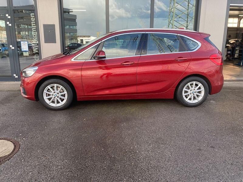 Gebraucht BMW 218 Active Tourer 136 PS (100 kW) 2018 Rot Van / Kleinbus