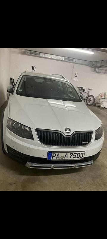 Gebraucht Skoda Octavia 184 PS (135 kW) 2016 Kombi