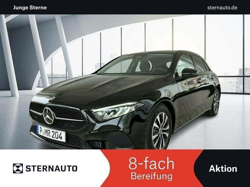 lack kosmosschwarz Gebraucht 2025 Mercedes A180 Progressive Limousine | 28.917 € (Guter Preis) - Bild 1/4