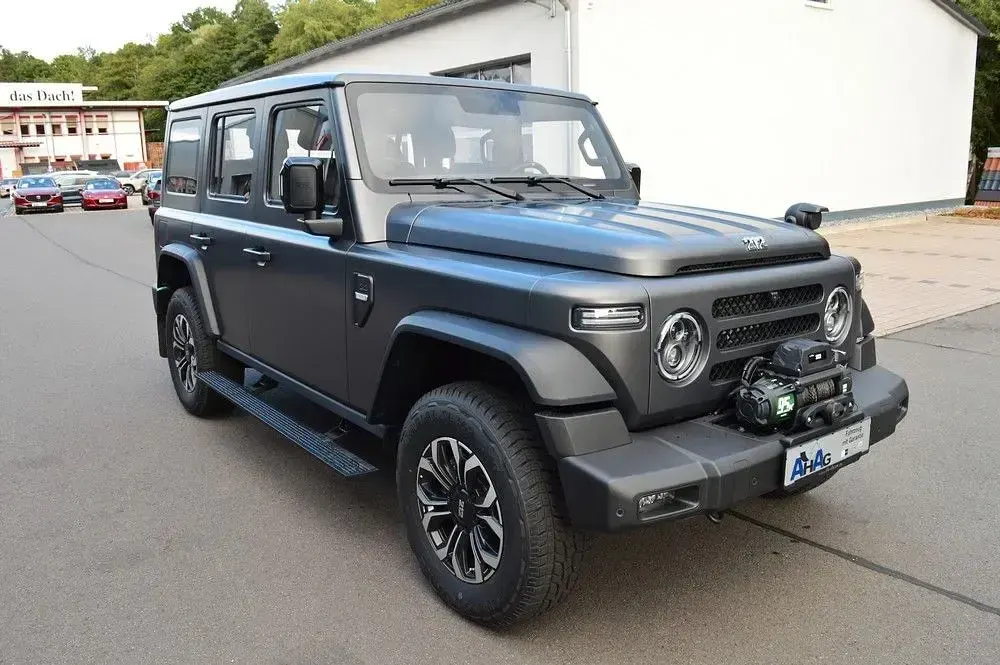 Neu BAW 212 166 PS (122 kW) 2026 Grau SUV