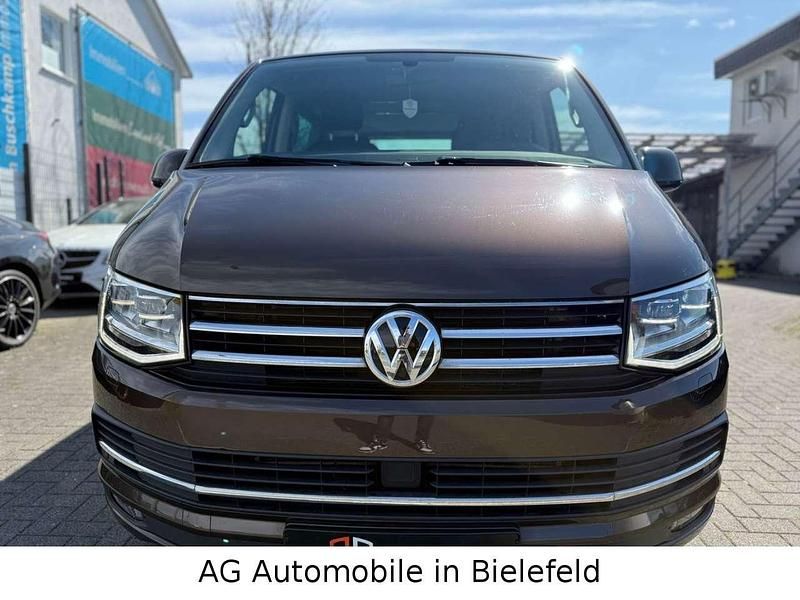 Gebraucht VW Multivan Highline 204 PS (150 kW) 2015 Chestnut brown metallic Van