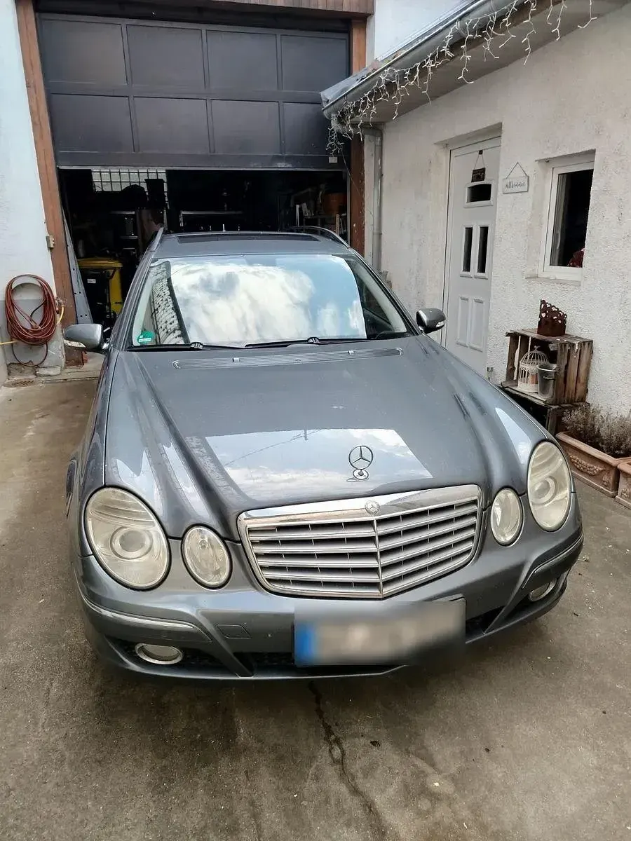 Gebraucht Mercedes E280 Elegance 190 PS (139 kW) 2006 Grau Kombi