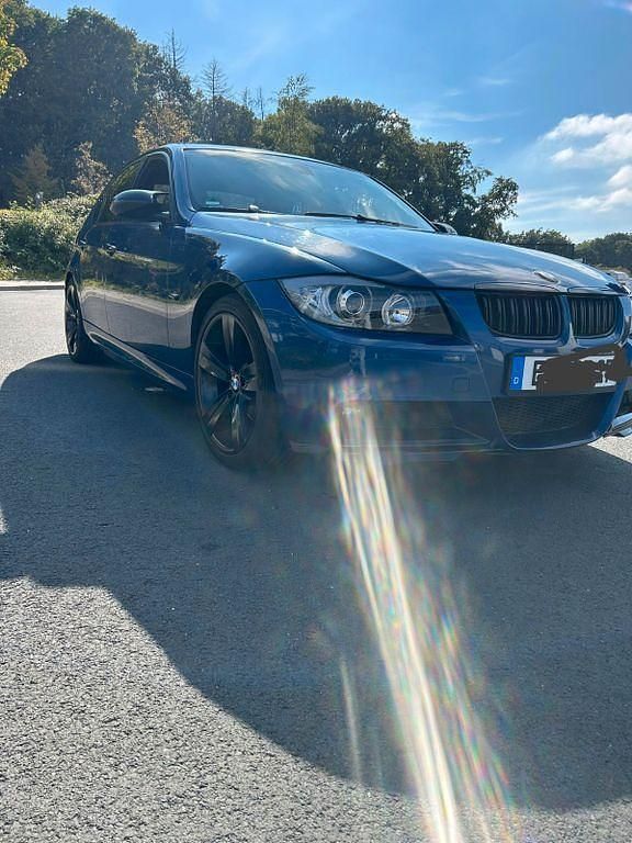 Blau Gebraucht 2008 BMW 318 Limousine | 2.300 € (Guter Preis) - Bild 1/4