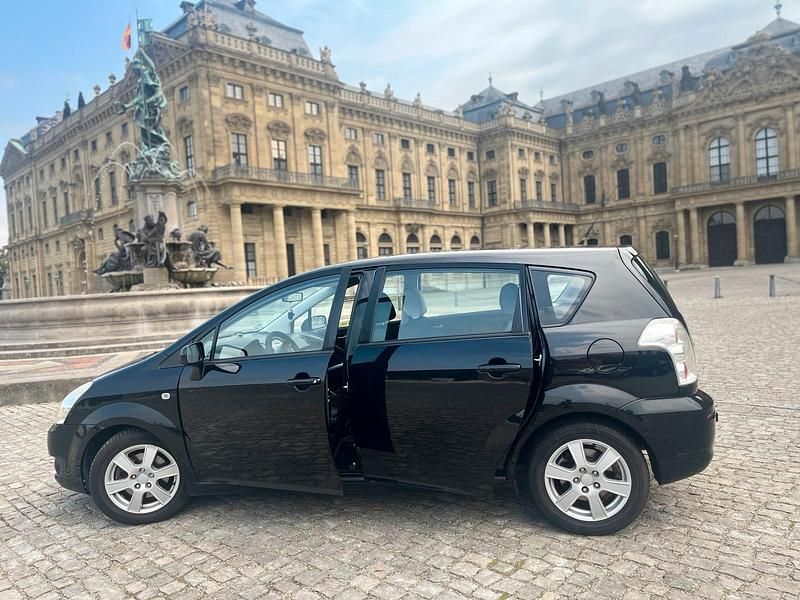 Schwarz Gebraucht 2007 Toyota Corolla Van / Kleinbus | 4.300 € - Bild 1/4
