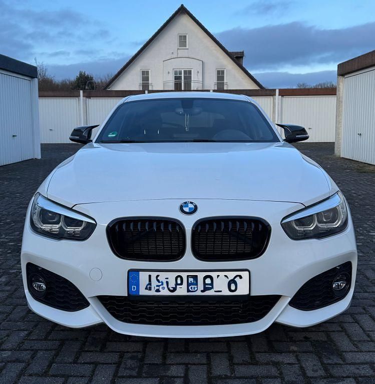 Gebraucht BMW 118 Shadowline 136 PS (100 kW) 2018 Weiß Kleinwagen