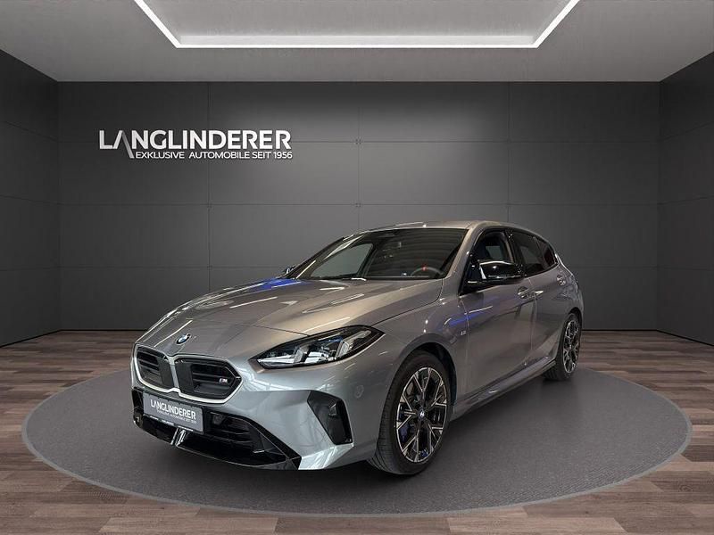 Gebraucht BMW M135 Performance 300 PS (220 kW) 2024 Skyscraper grau metallic Kleinwagen