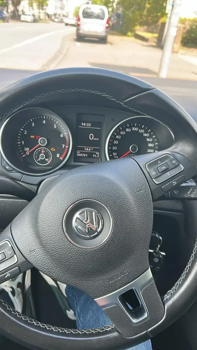 Gebraucht VW Golf VI 122 PS (89 kW) 2011 Schwarz Kleinwagen