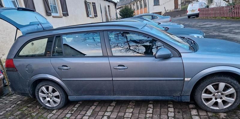 Gebraucht Opel Vectra 155 PS (114 kW) 2005 Grau Kombi