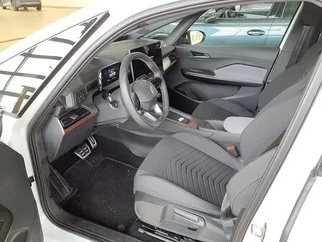 Usata Cupra Born 169 kW (231 CV) 2025 Bianco Utilitaria