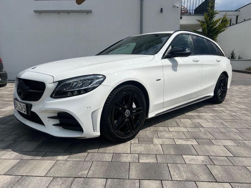 Weiß Gebraucht 2020 Mercedes C220 AMG line Kombi | 28.999 € (Fairer Preis) - Bild 1/4