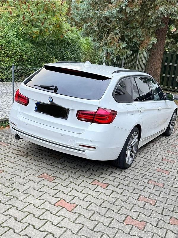 Weiß Gebraucht 2018 BMW 316 Sport Line Kombi | 10.400 € (Fairer Preis) - Bild 1/4