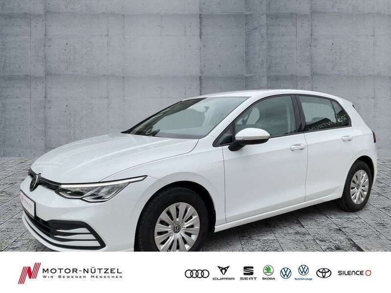 Weiß Gebraucht 2021 VW Golf VIII Basis Limousine | 17.460 € (Fairer Preis) - Bild 1/4