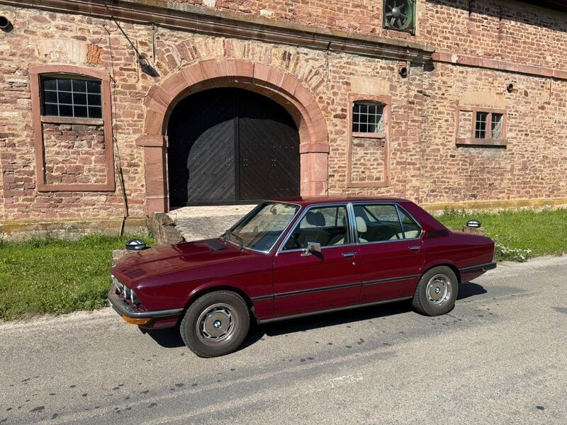 Gebraucht BMW 528 165 PS (121 kW) 1975 Rot Limousine
