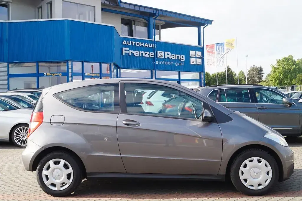 Gebraucht Mercedes A160 95 PS (69 kW) 2010 Grau Kleinwagen
