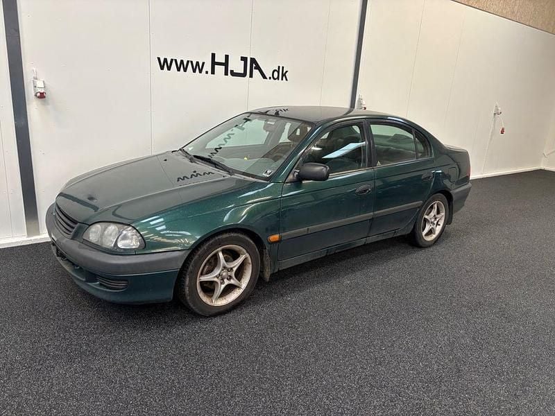 Grün Gebraucht 2000 Toyota Avensis Limousine | 1.800 € (Guter Preis) - Bild 1/4