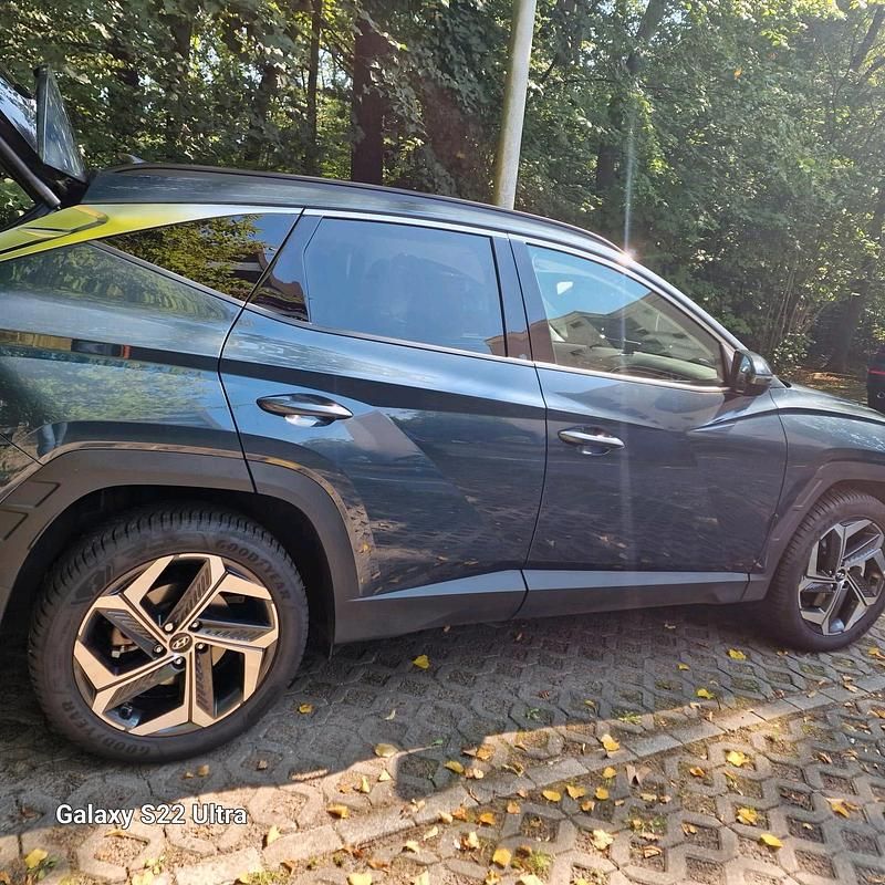 Blau Gebraucht 2024 Hyundai Tucson SUV | 36.600 € - Bild 1/4